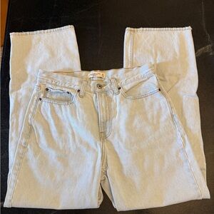 Abercrombie mid-rise slouchy jeans (size 28)